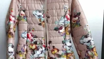 1 Campera floreada italiana talle L