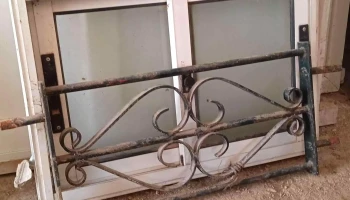 1 ventana de aluminio blanco