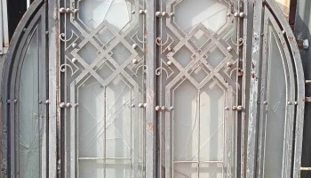 1 ventana de medio punto de hierro antigua