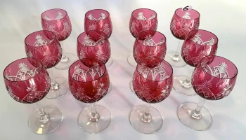 12 Copas De Cristal Talladas Color Rubi (13cm de altura X 7cm de diametro)