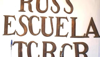 16 letras de bronce 16 cm de altura (alguna con leve deformación)