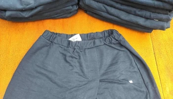 18 Pollerines mas dos bermudas de liceo
