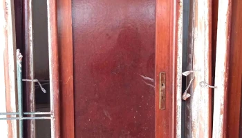 2 puertas de interior con vidrio, tablero de duraboard