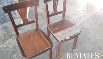 2 sillas en madera
