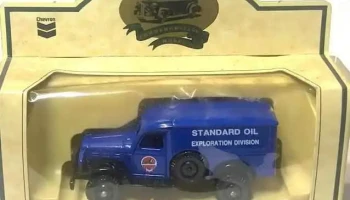 3 autos de coleccion en sus envases