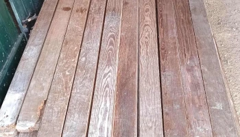 33 m2 aprox, de piso de pinotea