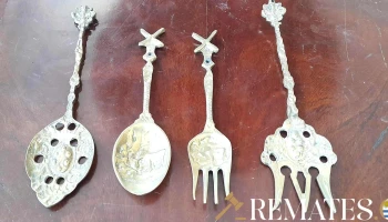 4 cubiertos decorativos de metal