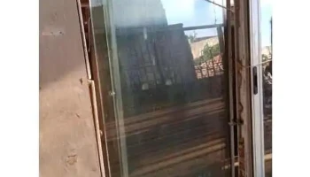 4 puertas de vidrio