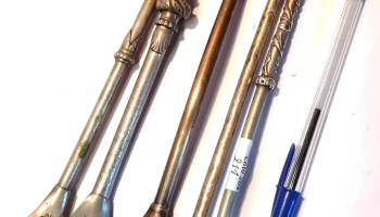 5 bombillas de plata y oro