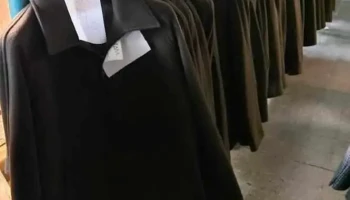 71 Camperas marrones de paño de lana talles S y M