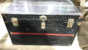 Antiguo Baul De Madera Y Chapa