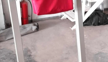 aparato de gimnasia para hacer abdominales parado