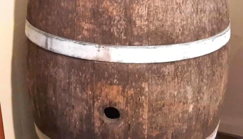 Barril de roble en muy buen estado 58 cm diametro y altura 94 cm