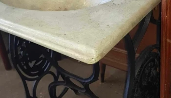 Bergere tapizado tela beige con pié giratorio