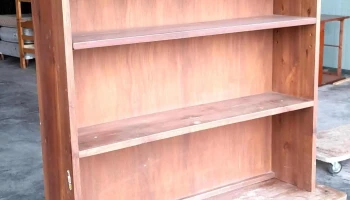 biblioteca con alzada y 2 puertas inferiores