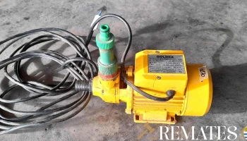 bomba de agua Goldex amarilla