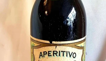 Botella de antigua bebida Arazá Mannise Hnos. Paysandú