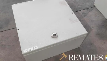 caja de metal exterior electrica