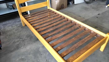 cama de 1 plaza moderna