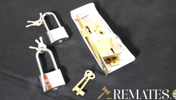 cerradura y 2 candados