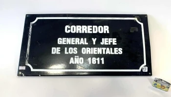Chapa Esmaltada Corredor  General Y Jefe De Los Orientales  ( 0,50 X 0,25)