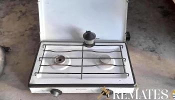 cocinilla 2 hornallas con valbula y uno de los quemadores con averia