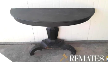 consola de madera color negro
