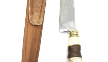 Cuchillo Cabo De Guampa Y Madera Dura Con Vaina De Cuero