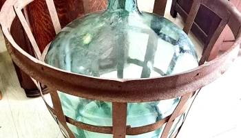 Damajuana de 50 litros con canasto metal