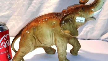 Elefante de cerámica Alemana impecable estado 34 largo 24 cm altura