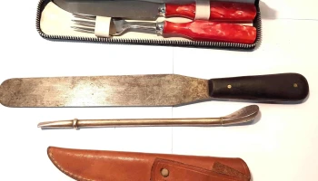 Estuche con juego de camping, bombilla de plata, espátula de acero y vaina de cuchillo