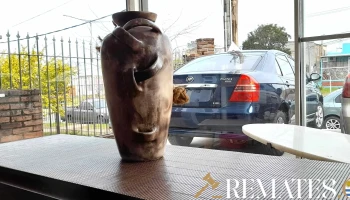 florero marron alto con piola