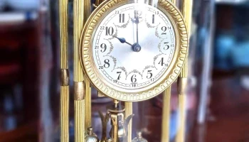 Gran reloj alemán con cúpula de vidrio funciona 44 cm