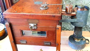 Incubadora de huevos Antigua Cooper A Queroseno