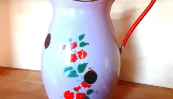Jarra esmaltada con flores
