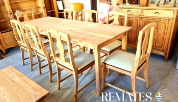 Juego comedor mesa pino y  ocho sillas