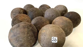 Juego De Bochas De Madera Dura Originales (ocho Y Chico)