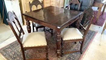 Juego De Comedor Colonial Mesa  1m X 1m Y 4 Sillas tapizadas