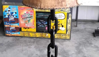 lampara rutica de masa de carro y cadena