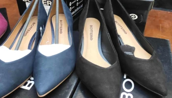 Lote de 9 pares de zapatos de dama excelente calidad