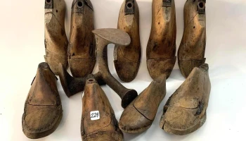 Lote De Hormas Y Tres Pie Zapatero