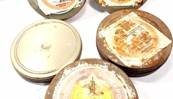 Lote de películas antiguas en sus latas