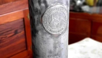 Matafuego metal antiguo