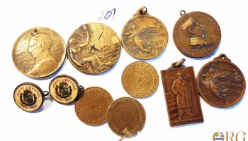 Medallas Batlle, Viera, Artigas fichas y 2 pins Aceite Libertad 1830-1930