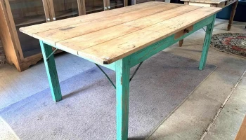 Mesa Tapa En Pino Blanco Patas Laqueadas Verdes 1 Cajon 2m X 1 X 0,80 Alto