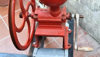 Molinillo Peugeot adaptado para motor y cargar en bolsa