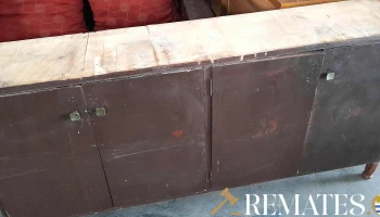 muebl bajo de madera de 4 puertas