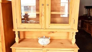 Mueble aparador con alzada en pin blanco restaurado al natural