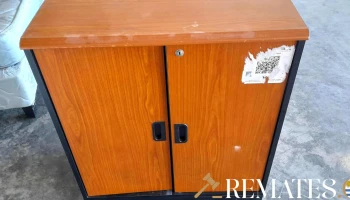 mueble biblioteca bajo de 2 puertas marron