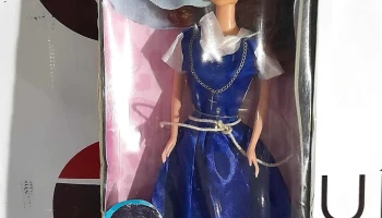 muñeca vestido azul